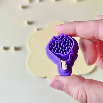 Polymer clay cutter: strawberry with chocolate - Lylo Tools