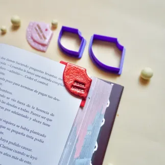 Polymer clay cutter: Corner bookmark - Lylo Tools