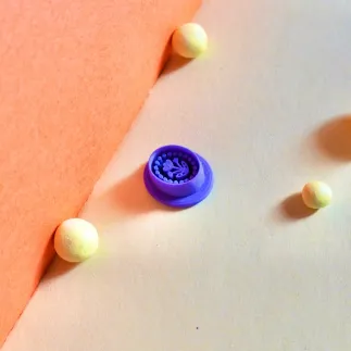 Polymer clay cutter: daisy charm - Lylo Tools