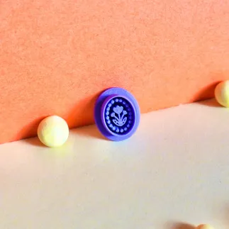 Polymer clay cutter: daisy charm - Lylo Tools