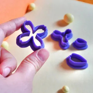 Polymer clay cutter: chrysanthemum petals - Lylo Tools