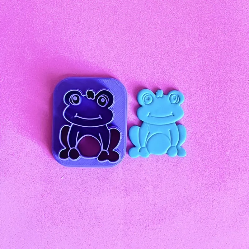 Polymer clay cutter - Frog with flower