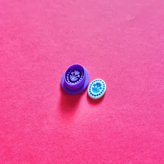 Polymer clay cutter: daisy charm - Lylo Tools