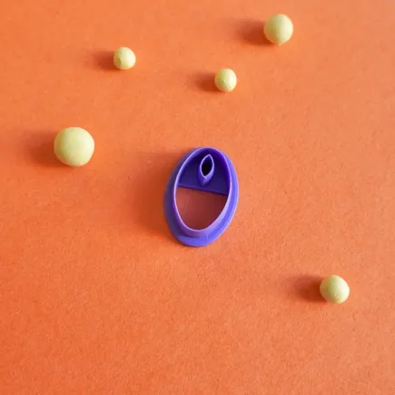 Polymer clay cutter: thick oval [for hanging] - Lylo Tools