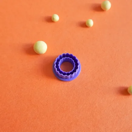 Polymer clay cutter - scalloped circle